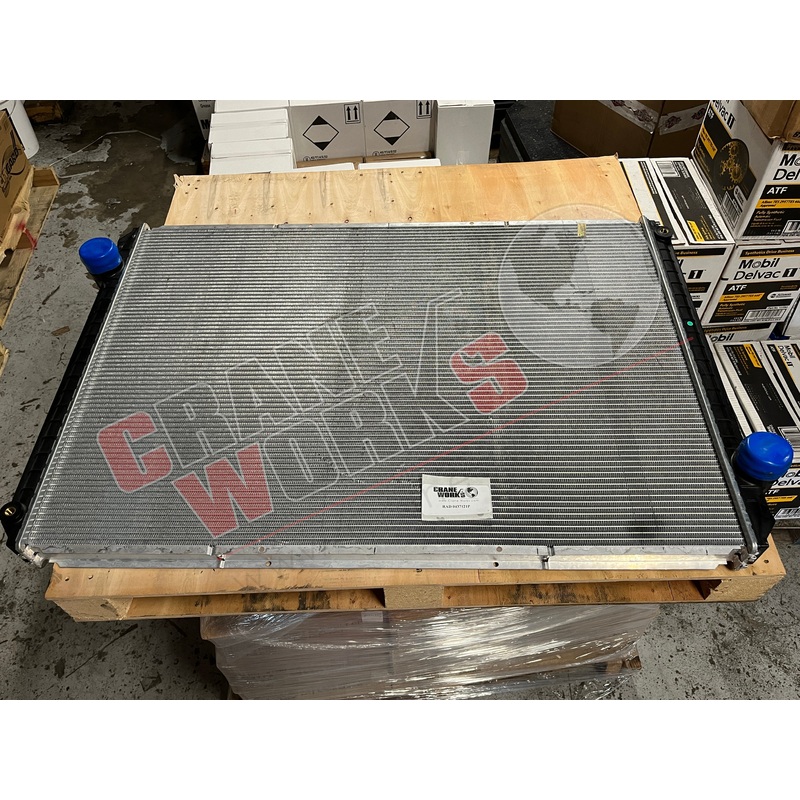 0437121P | New Navistar Radiator