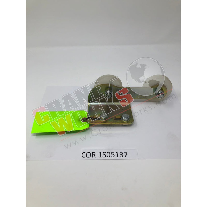 1S05137 | NEW CARPENTRY / ROLLER BRACKET