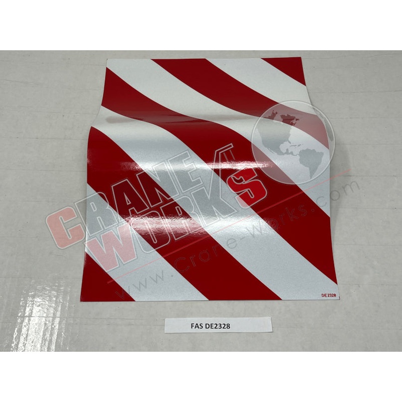 DE2328 | NEW RED AND WHITE REFLECTIVE SQUAR