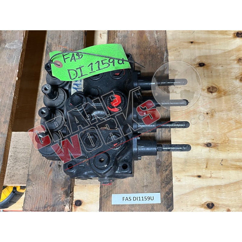 DI1159U | USED DISTRIBUTOR, COMPLETE