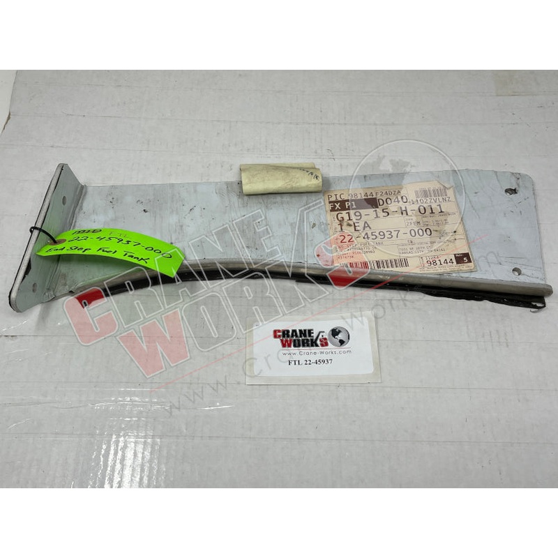22-45937 | NEW END STEP, FUEL TANK