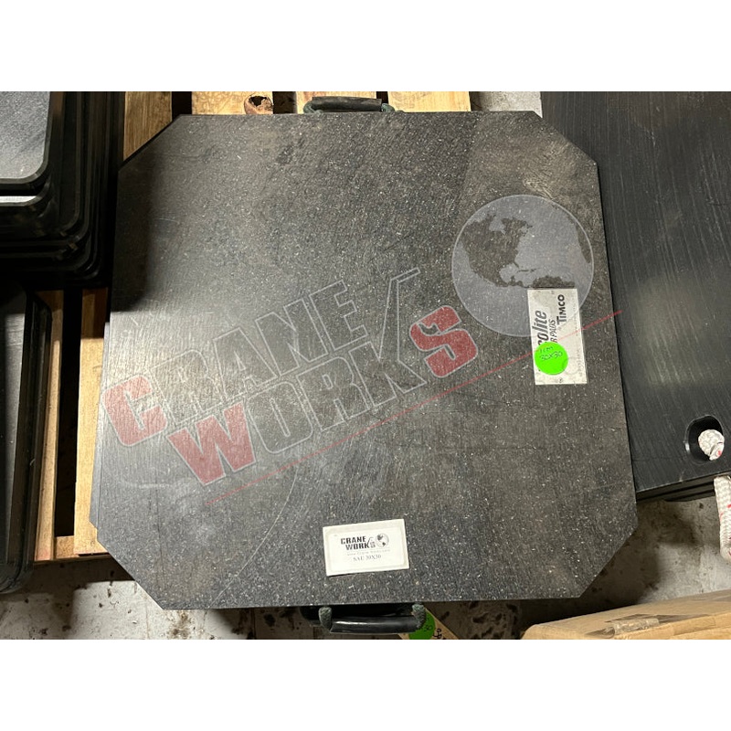 30X30 | NEW POLY OUTRIGGER BLACK PAD
