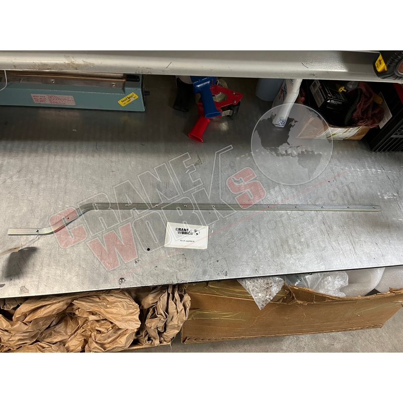 6609818 | NEW RAIL, DOOR ROLLER LOWER GUIDE