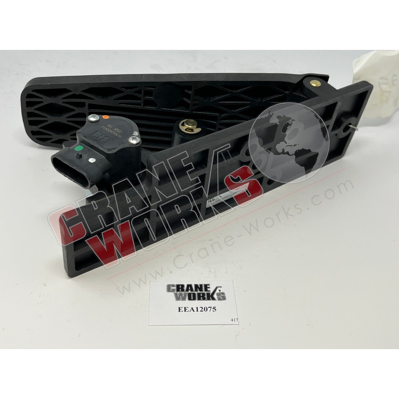 EEA12075 | NEW THROTTLE PEDAL|9.5″ x 6″ x 2.75″